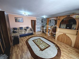 Apartament de vanzare 73mp 2 camere mobilate utilate in zona Terezian