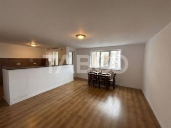 Apartament de vanzare 82 mp 3 camere doua balcoane Zona Rahovei
