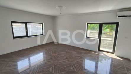 Apartament de vanzare cu 2 camere si curte proprie in bloc nou