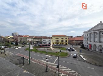 Apartament de vanzare cu 256 mp utili, zona teatru Arad