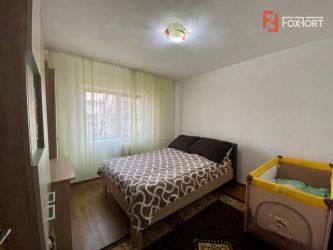 Apartament de vanzare cu 3 camere, la parter, in zona Mircea cel Batra