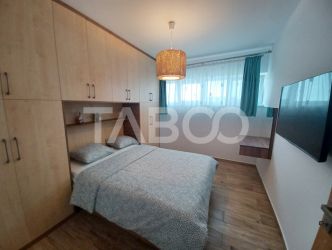 Apartament de vanzare cu 3 camere si balcon Kogalniceanu