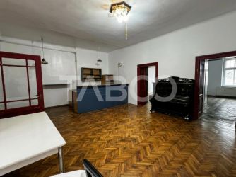 Apartament de vanzare cu 4 camere 2 bai 109 mp Centrul Istoric Sibiu