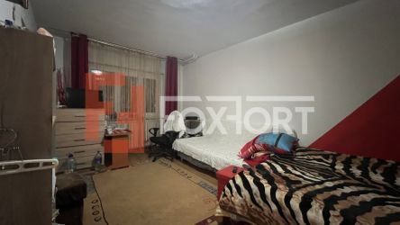 Apartament de vanzare cu o camera, parter, zona Lunei