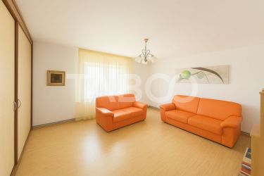 Apartament de vanzare decomandat Terezian 3 camere 2 bai balcon 