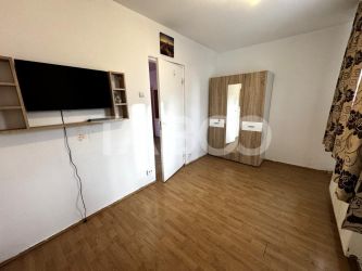 Apartament de vanzare etaj intermediar 3 cu 2 camere Cedonia Sibiu