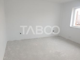 Apartament decomandat 2 camere 1 baie 50 mpu terasa parcare Sebes Alba