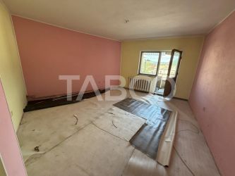 Apartament decomandat 2 camere 2 balcoane etaj 2 zona Doamna Stanca 