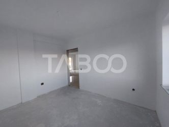 Apartament decomandat 2 camere 50 mpu terasa  4 mp parcare Sebes Alba