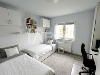 Apartament decomandat 2 camere in Strand - etaj 1 - pivnita - balcon
