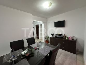 Apartament decomandat 3 camere 2 bai 68 mpu etaj 3 Calimanesti Valcea 