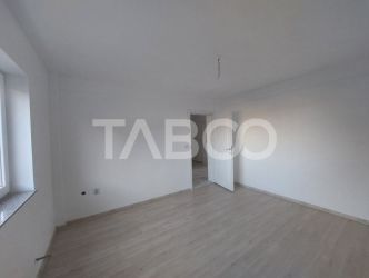 Apartament decomandat 3 camere 67 mp utili terasa parcare Sebes Alba