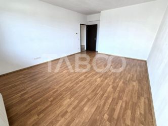 Apartament decomandat 3 camere balcon etaj 3 lift Mihai Viteazul Sibiu