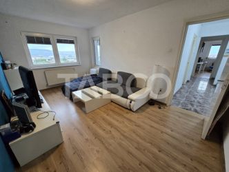 Apartament decomandat 3 camere balcon pivnita lift Vasile Aaron Sibiu