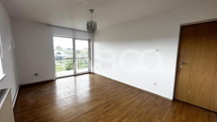 Apartament decomandat 3 camere etaj intermediar zona Trei Stejari