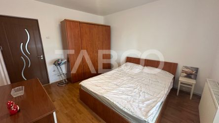 Apartament decomandat 3 camere pivnita balcon zona Lazaret Sibiu