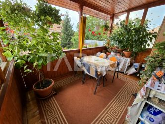 Apartament decomandat 4 camere 130mpu pivnita acces auto Orasul de Jos