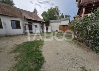 Apartament decomandat 4 camere 130mpu pivnita acces auto Orasul de Jos