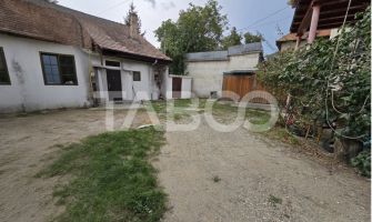 Apartament decomandat 4 camere 130mpu pivnita acces auto Orasul de Jos