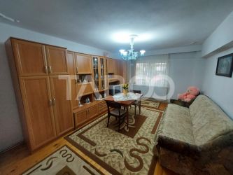 Apartament decomandat 4 camere 2 bai 83 mpu debara camara Central