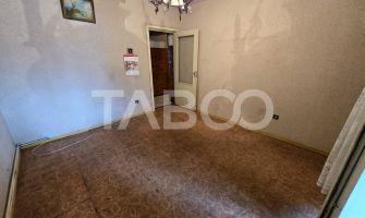 Apartament decomandat 4 camere 4 balcoane 2 bai etaj 1 Central Sibiu