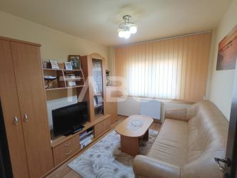 Apartament decomandat 4 camere 77mp utili mobilat utilat pivnita Sebes