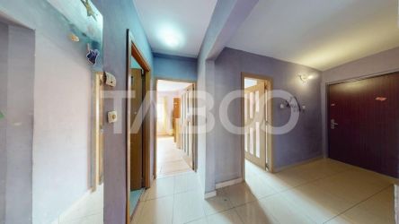 Apartament decomandat 50 mpu etaj 1 balcon pivnita Strand