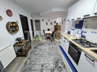 Apartament decomandat 70 utili balcon lift pivnita Vasile Aaron Sibiu