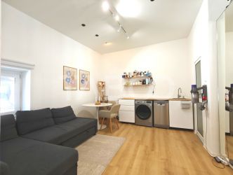 Apartament decomandat cu 2 camere si pivnita in Centrul Istoric Sibiu