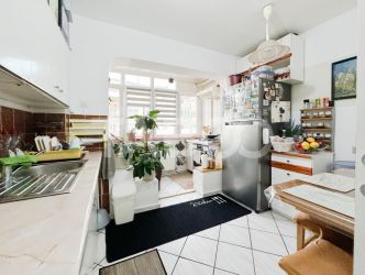 Apartament decomandat cu 3 camere - balcon si pivnita in bloc cu lift