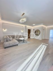 Apartament decomandat cu 3 camere ultrafinisat de vanzare in Floresti