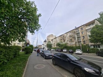 Apartament decomandat de vanzare 2 camere balcon lift Mihai Viteazul 
