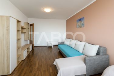 Apartament decomandat de vanzare 2 camere cu balcon bloc cu lift