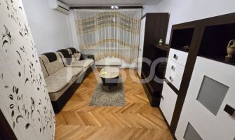 Apartament decomandat de vanzare cu 2 camere balcon boxa Vasile Aaron