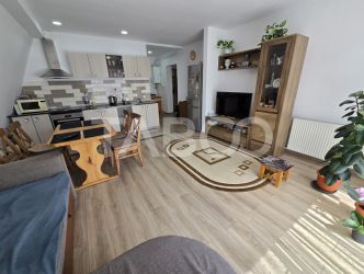 Apartament decomandat de vanzare mobilat 65 utili balcon parcare Sibiu