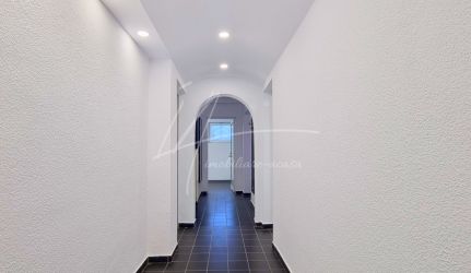 Apartament decomandat in Cotroceni, demisol cu 4 camere in suprafata d