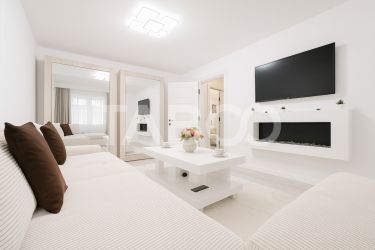 Apartament decomandat renovat de vanzare 2 camere video disponibil