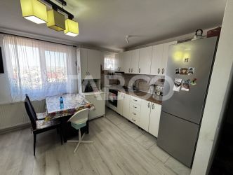 Apartament decomandat vanzare 2 camere 76 mp zona Tiglari