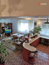 Apartament deosebit cu 3 camere de vanzare - V2198