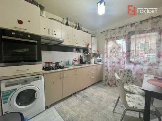 Apartament in casa tip insiruita, 3 camere, 2 bai  - V2524