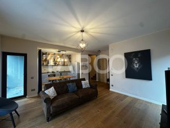 Apartament in vila 3 camere decomandate 2 bai si piscina exterioara 