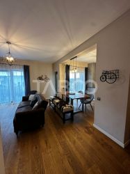 Apartament in vila cu 3 camere la cheie si garaj de vanzare in Gruia