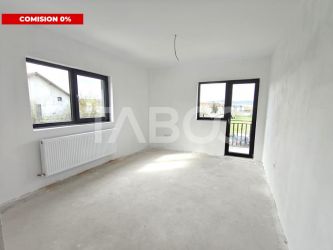 Apartament intabulat 3 camere balcon - etaj 1 - parcare - Comision 0