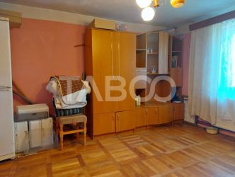 Apartament la casa 2 camere 41 mp 152 mp gradina 1 vecin Cisnadie