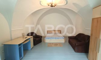 Apartament la casa 3 camere 68 mpu utili in apropiere de Piata Cibin
