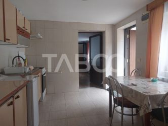 Apartament la casa 97 mpu 5 camere 2 bucatarii 3 bai gradina Cisnadie