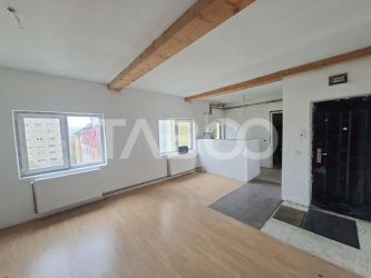 Apartament la mansarda de vanzare 3 camere Vasile Aaron