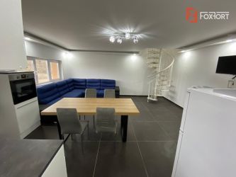 Apartament lux pe 2 nivele, cu 3 camere, prima inchiriere , zona Dumbr