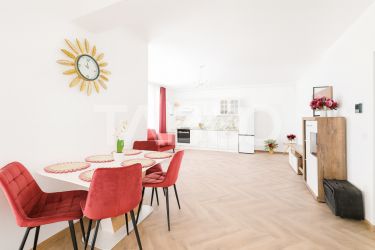 Apartament modern de inchiriat cu 3 camere 2 bai etaj 1 Nicovalei