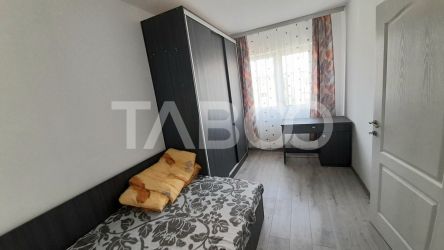 Apartament modern renovat cu bucatarie separata la etaj intermediar